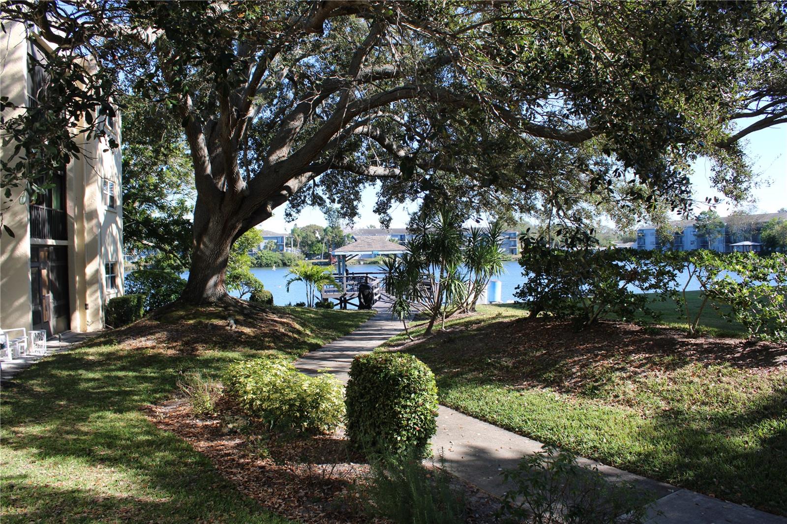 Listing photo id 58 for 11485 Oakhurst Road 1200-215