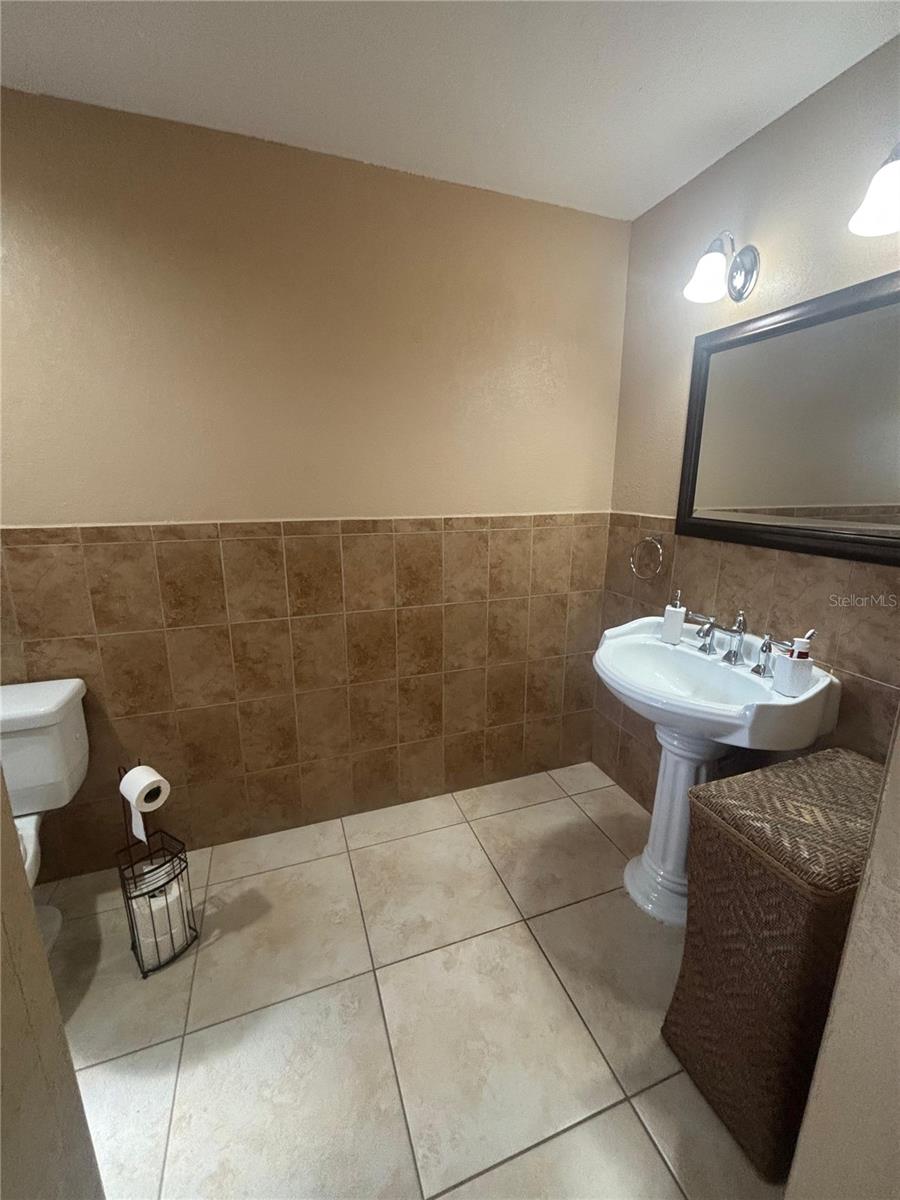 Image 8 of 29 For 14208 Mayer Avenue