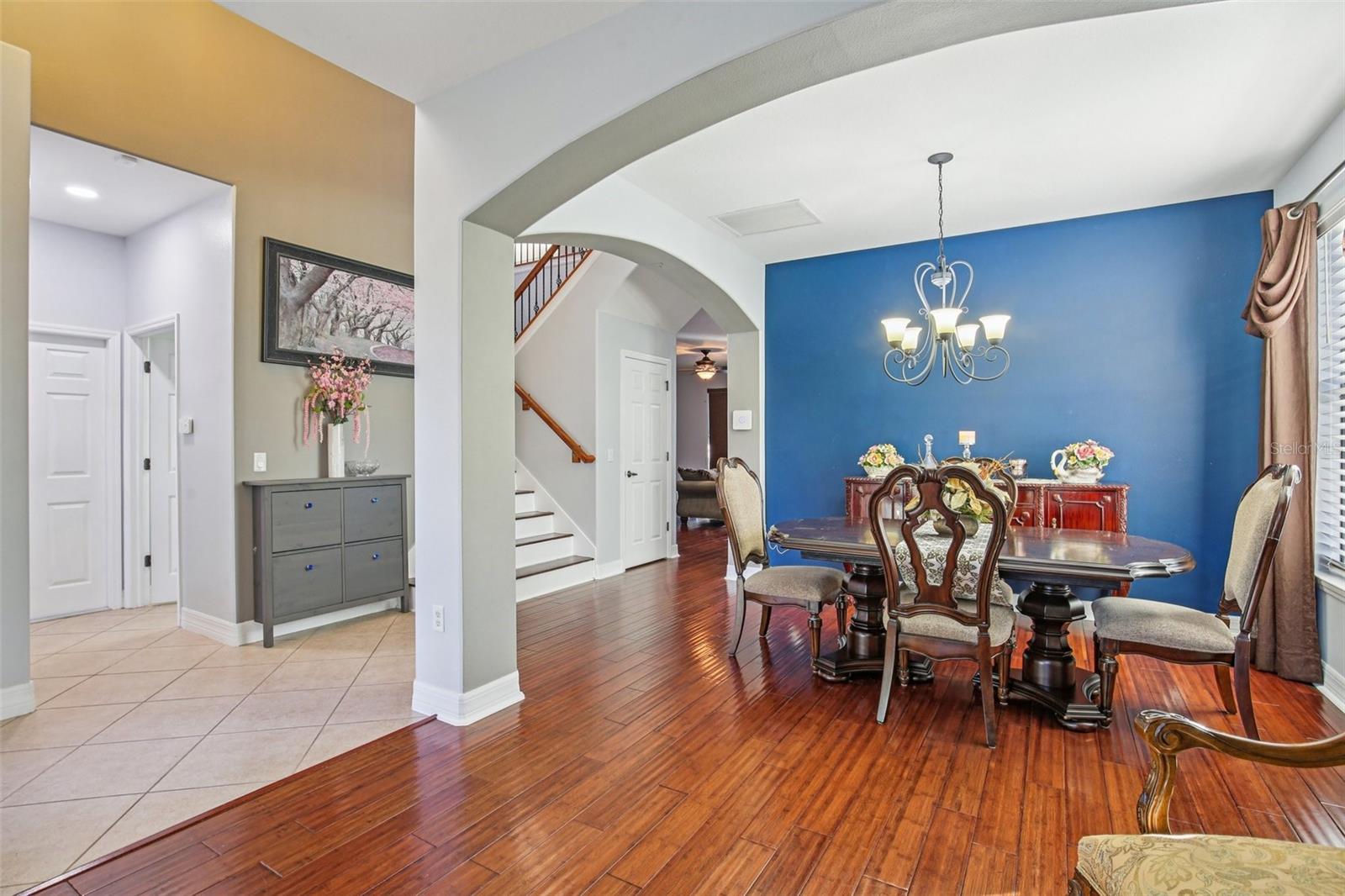 Image 12 of 100 For 9413 Toulon Boulevard