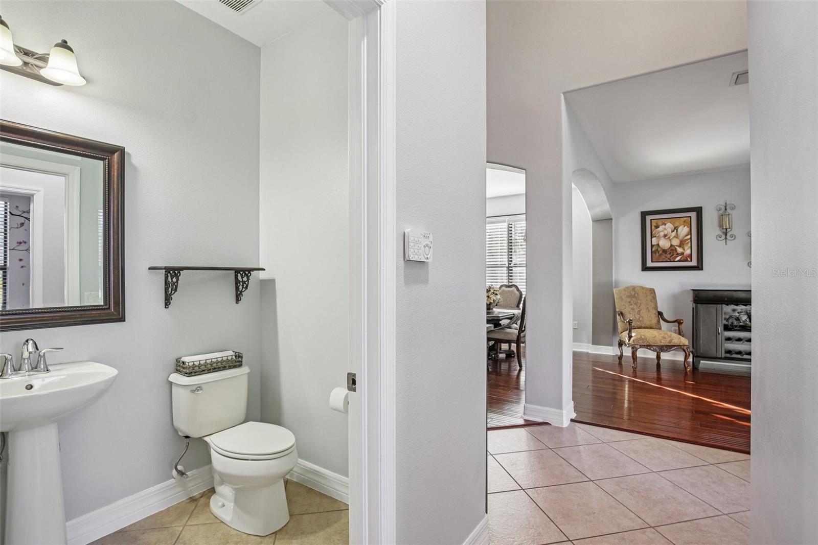 Image 15 of 100 For 9413 Toulon Boulevard