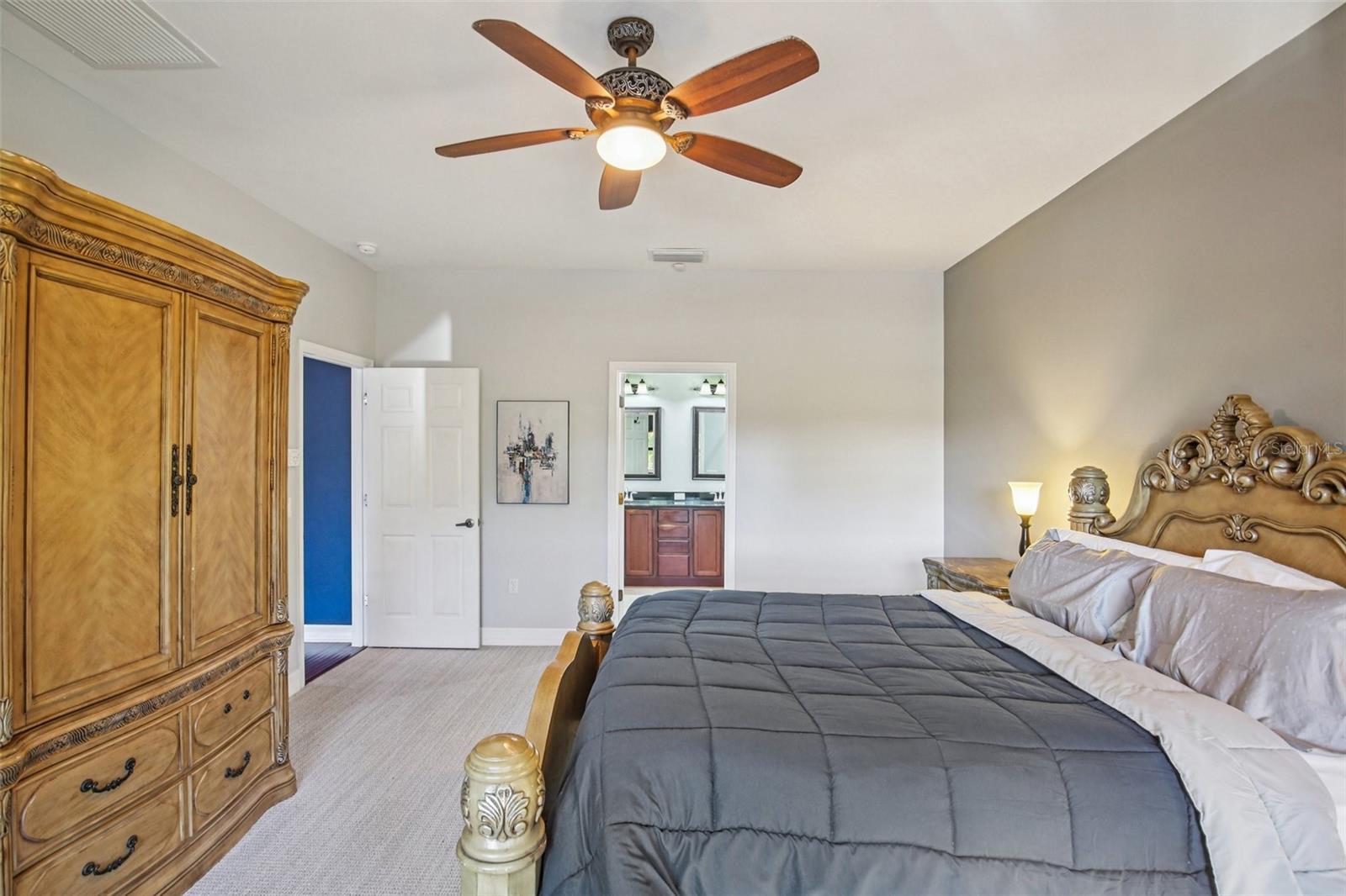 Image 27 of 100 For 9413 Toulon Boulevard