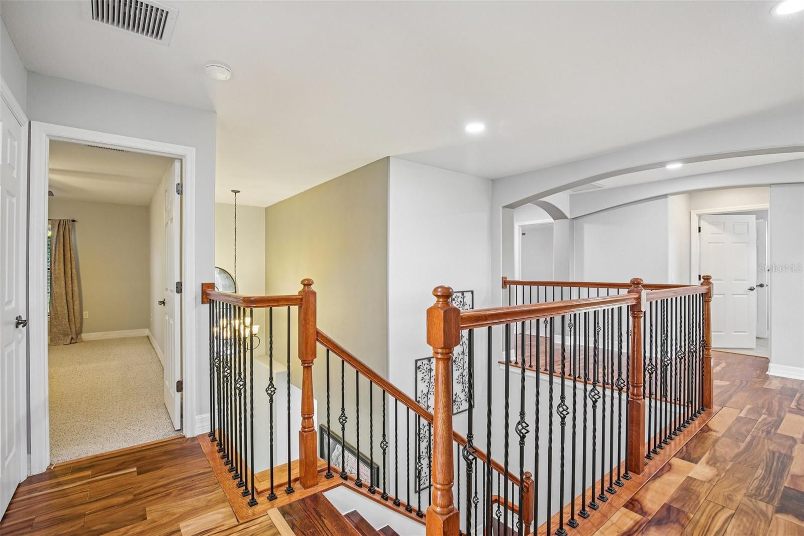 Image 44 of 100 For 9413 Toulon Boulevard