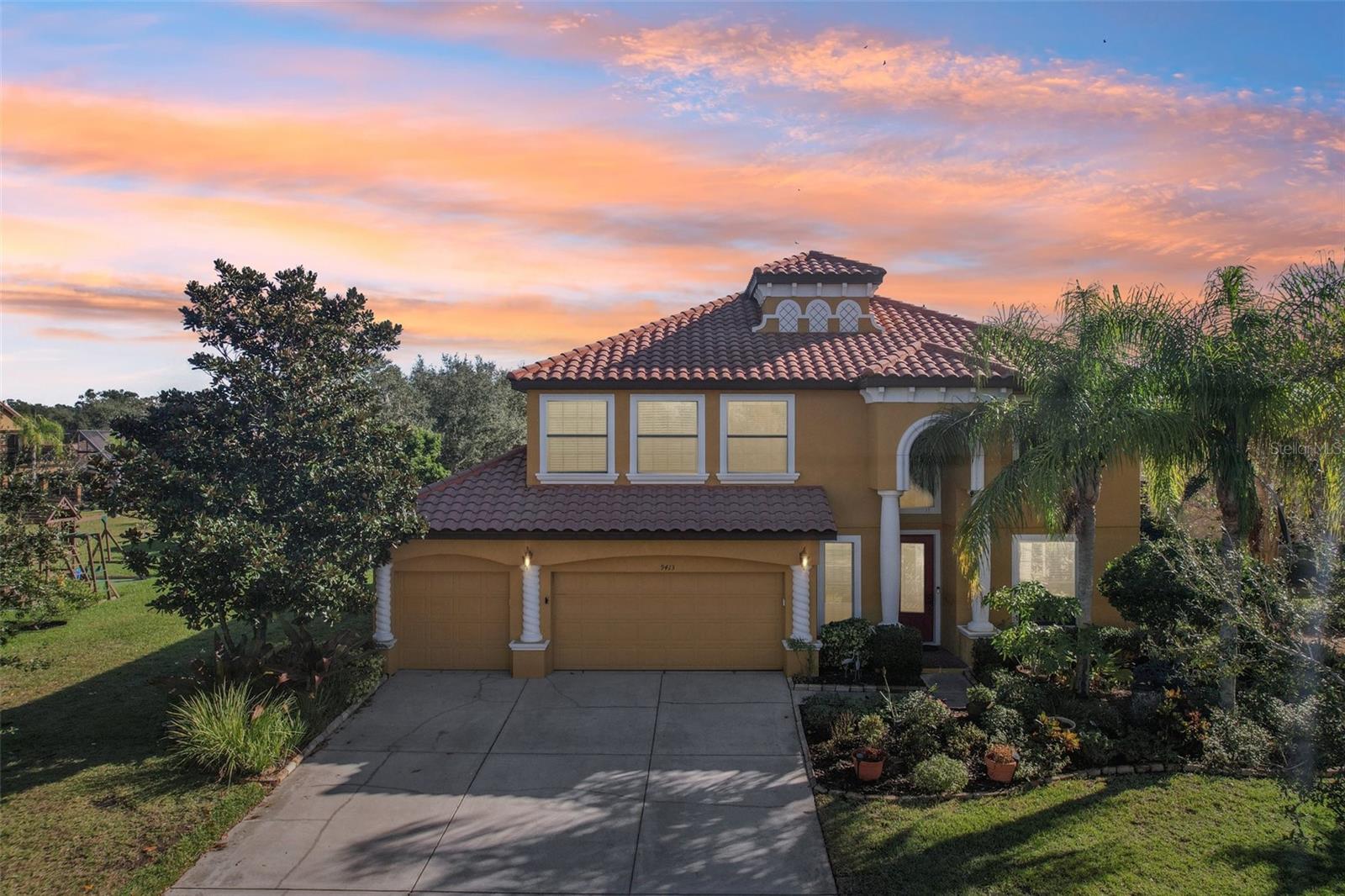 Image 5 of 100 For 9413 Toulon Boulevard