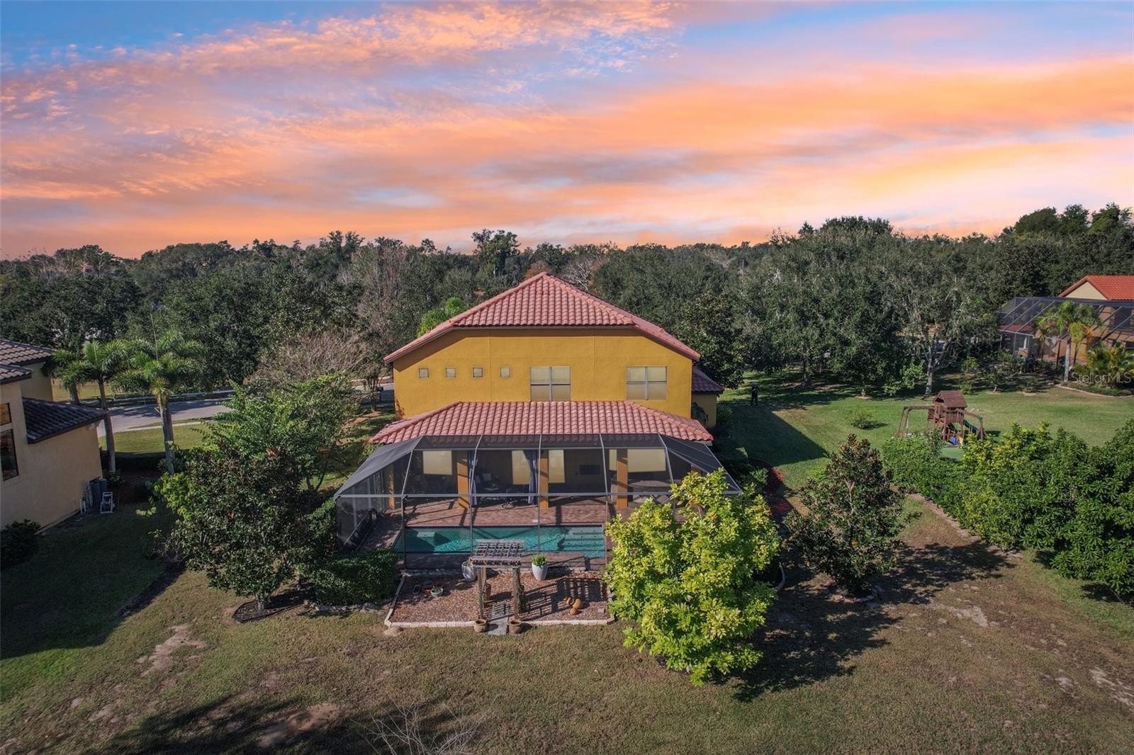 Image 6 of 100 For 9413 Toulon Boulevard