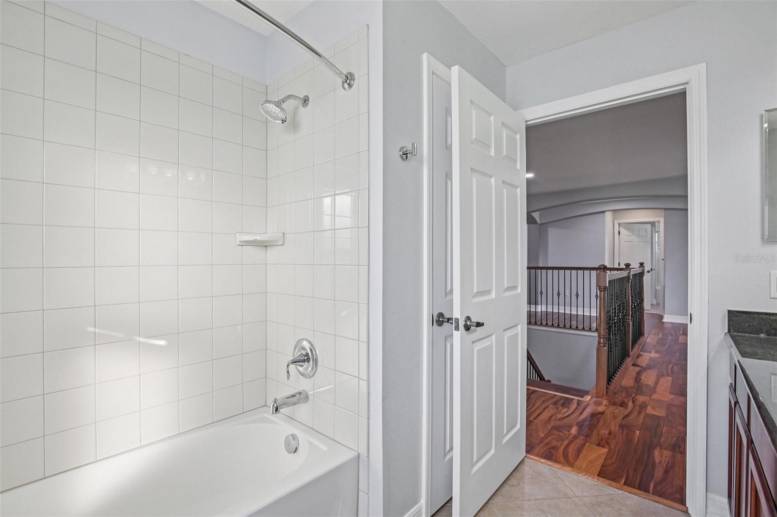 Image 64 of 100 For 9413 Toulon Boulevard