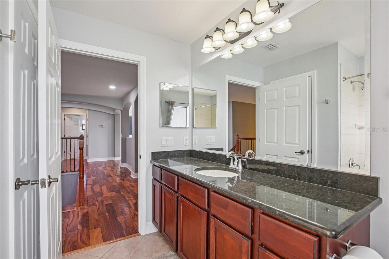 Image 65 of 100 For 9413 Toulon Boulevard