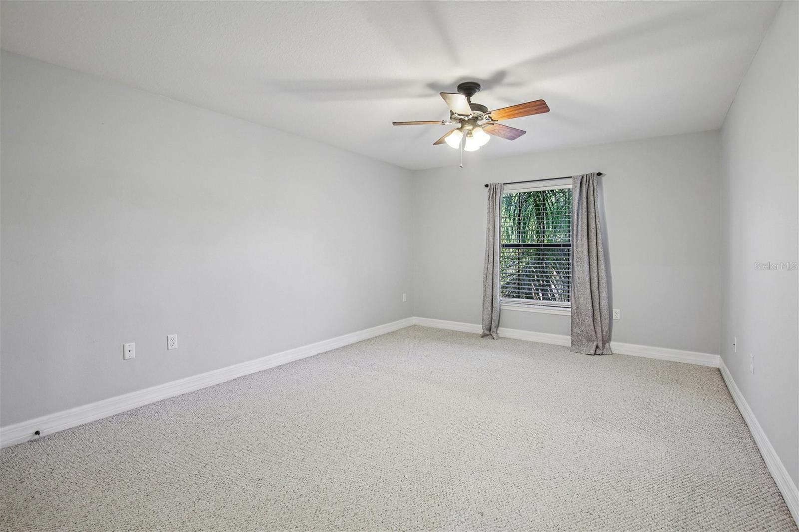 Image 66 of 100 For 9413 Toulon Boulevard