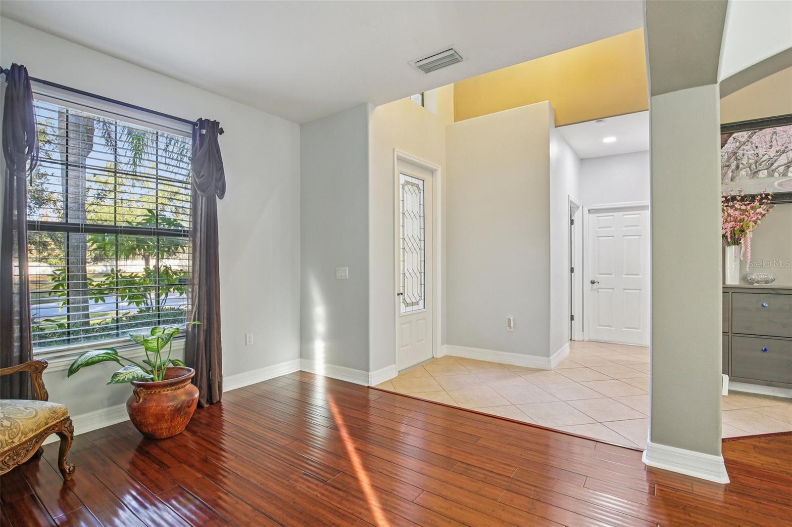 Image 68 of 100 For 9413 Toulon Boulevard