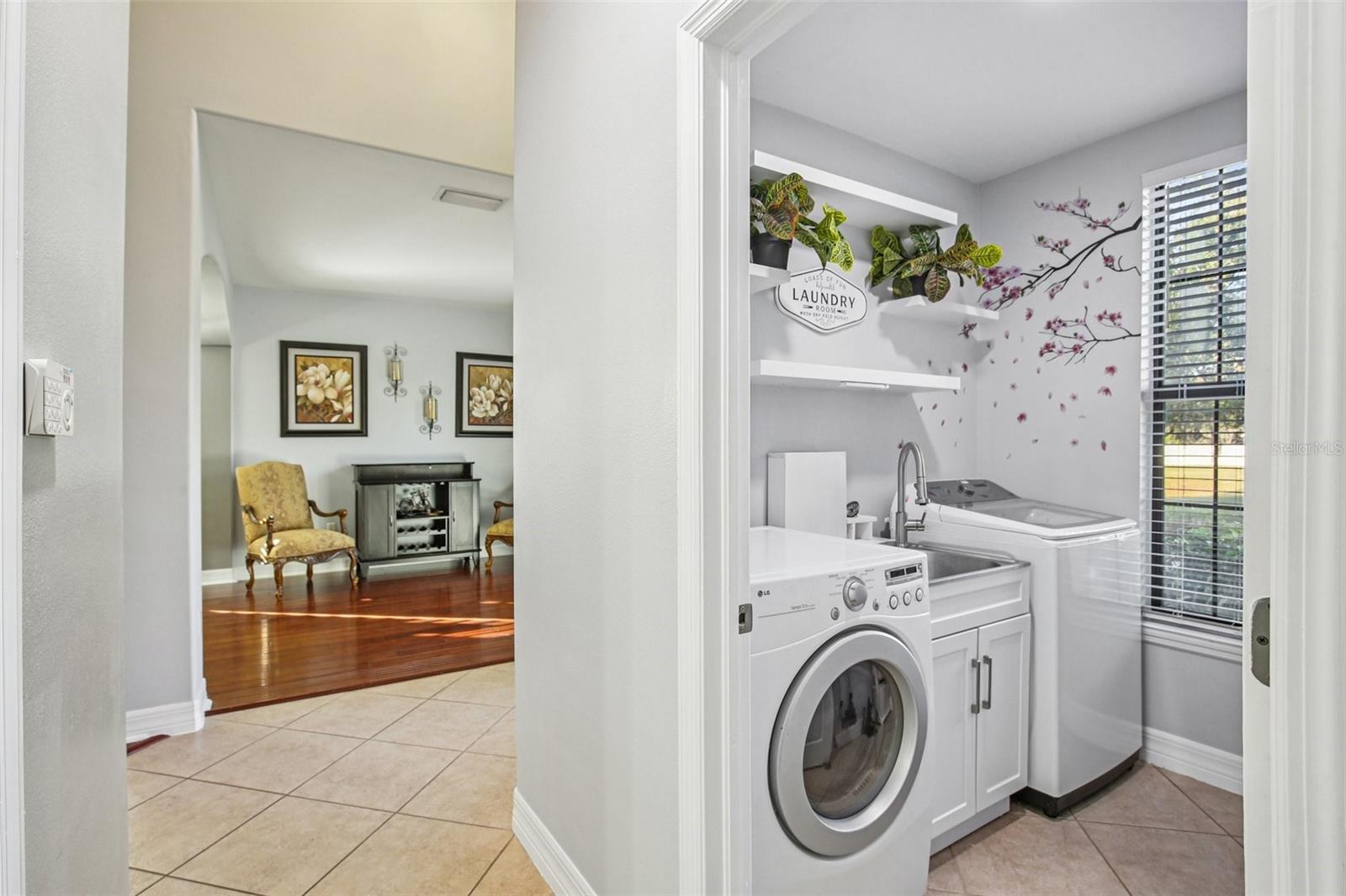 Image 70 of 100 For 9413 Toulon Boulevard