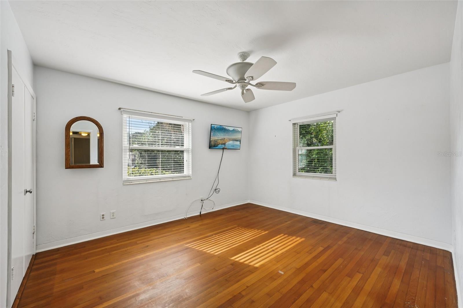 Image 10 of 80 For 6221 Dartmouth Avenue N