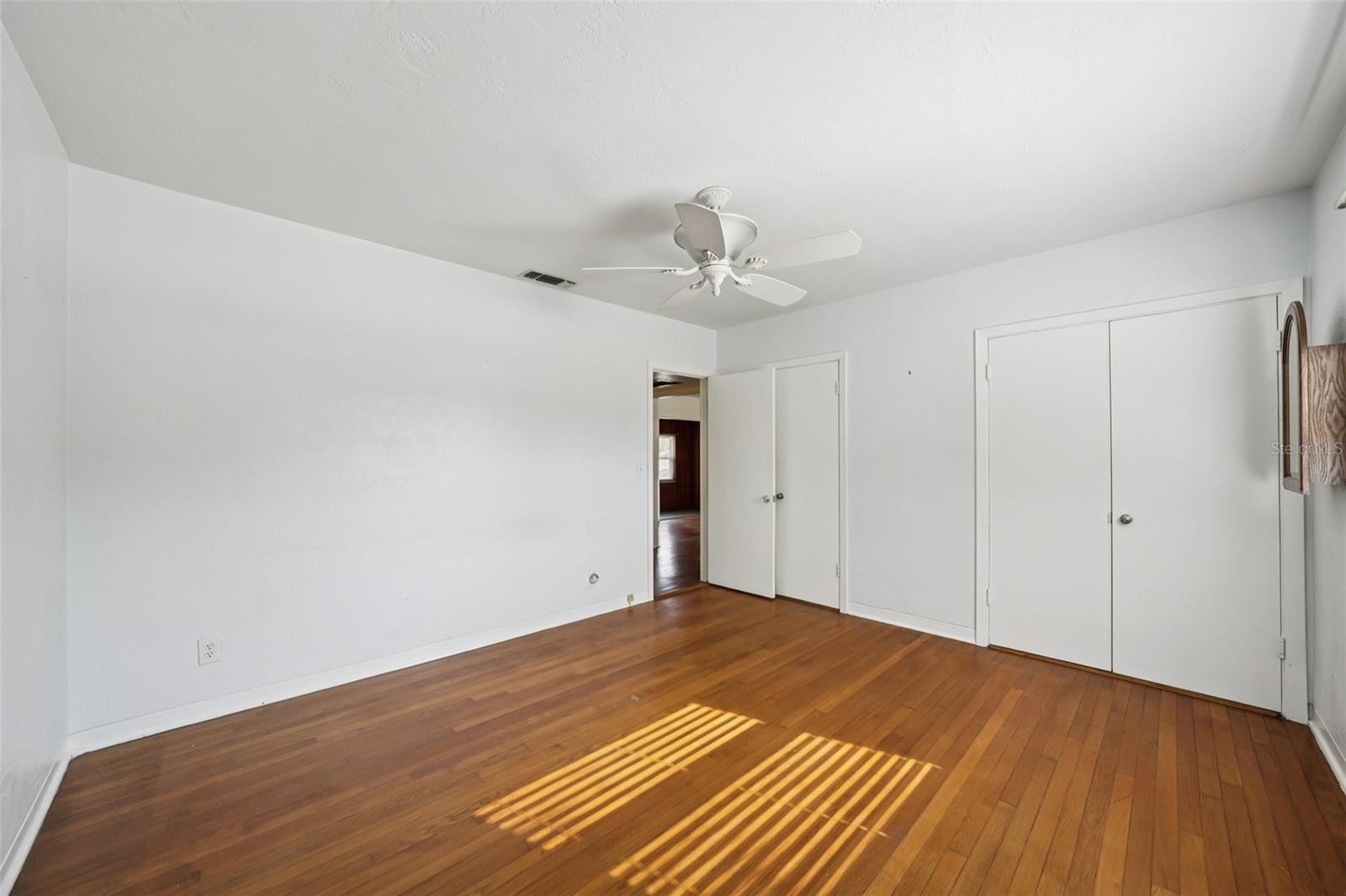 Image 12 of 80 For 6221 Dartmouth Avenue N