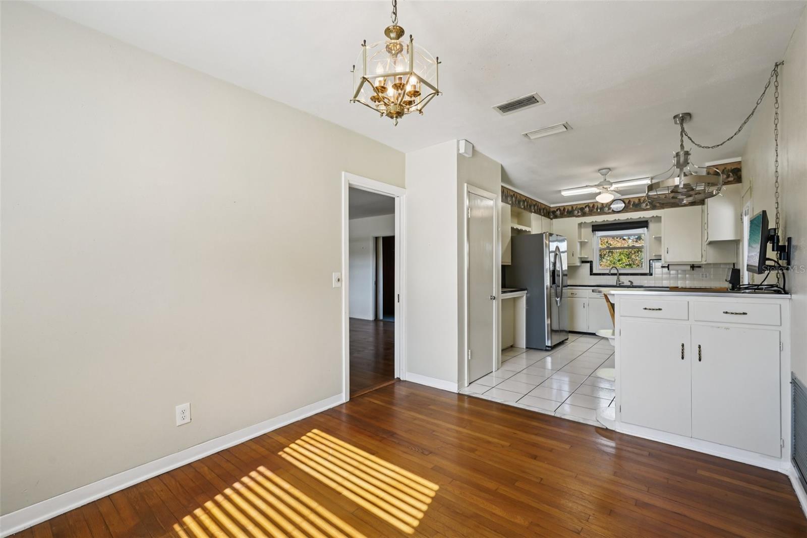 Image 14 of 80 For 6221 Dartmouth Avenue N