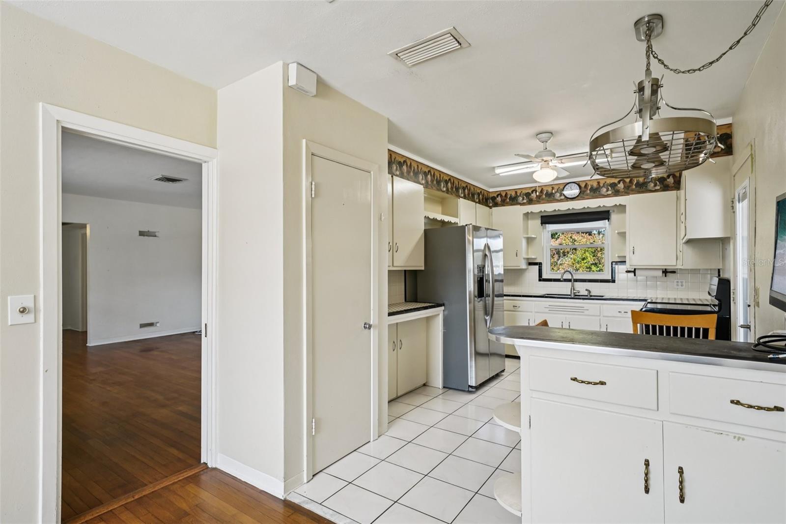 Image 19 of 80 For 6221 Dartmouth Avenue N