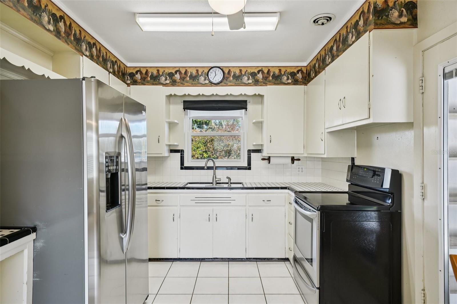 Image 22 of 80 For 6221 Dartmouth Avenue N