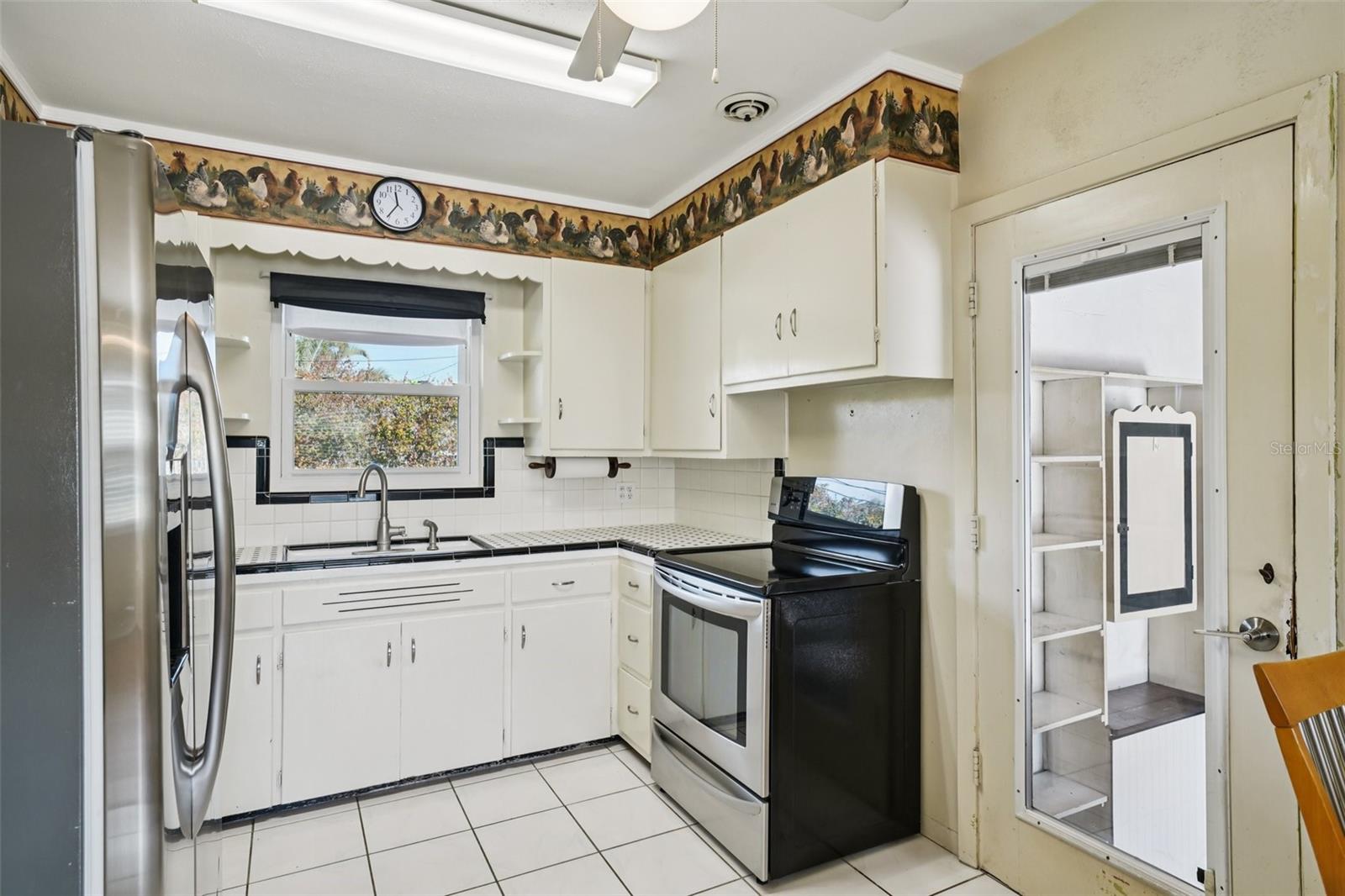 Image 23 of 80 For 6221 Dartmouth Avenue N