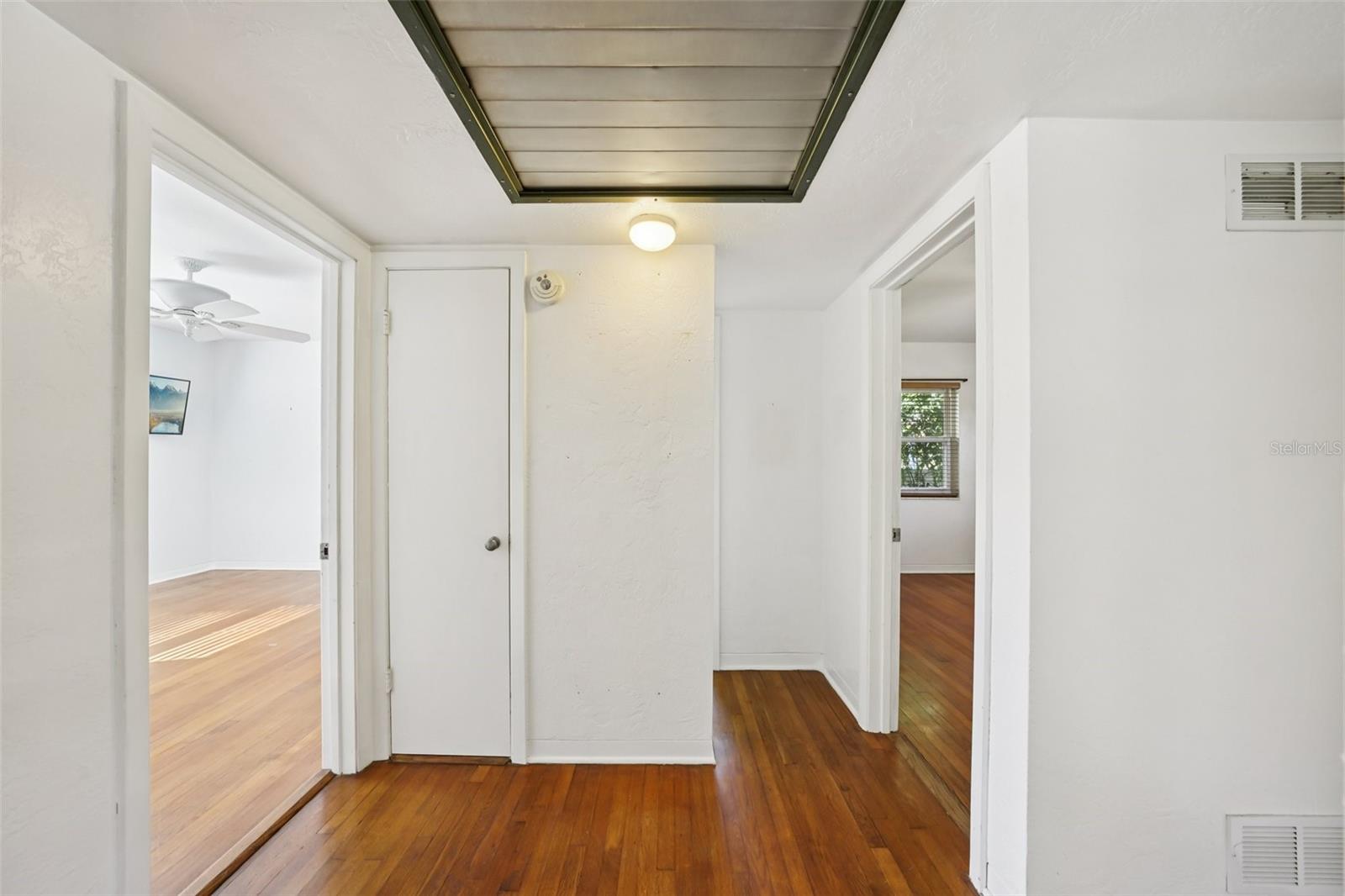 Image 29 of 80 For 6221 Dartmouth Avenue N