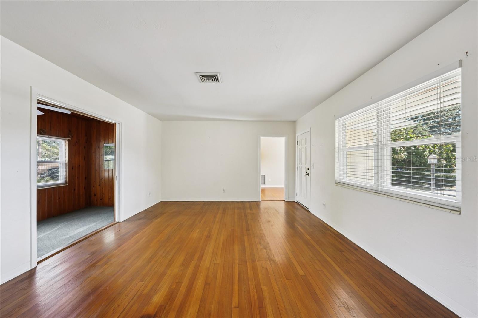 Image 31 of 80 For 6221 Dartmouth Avenue N