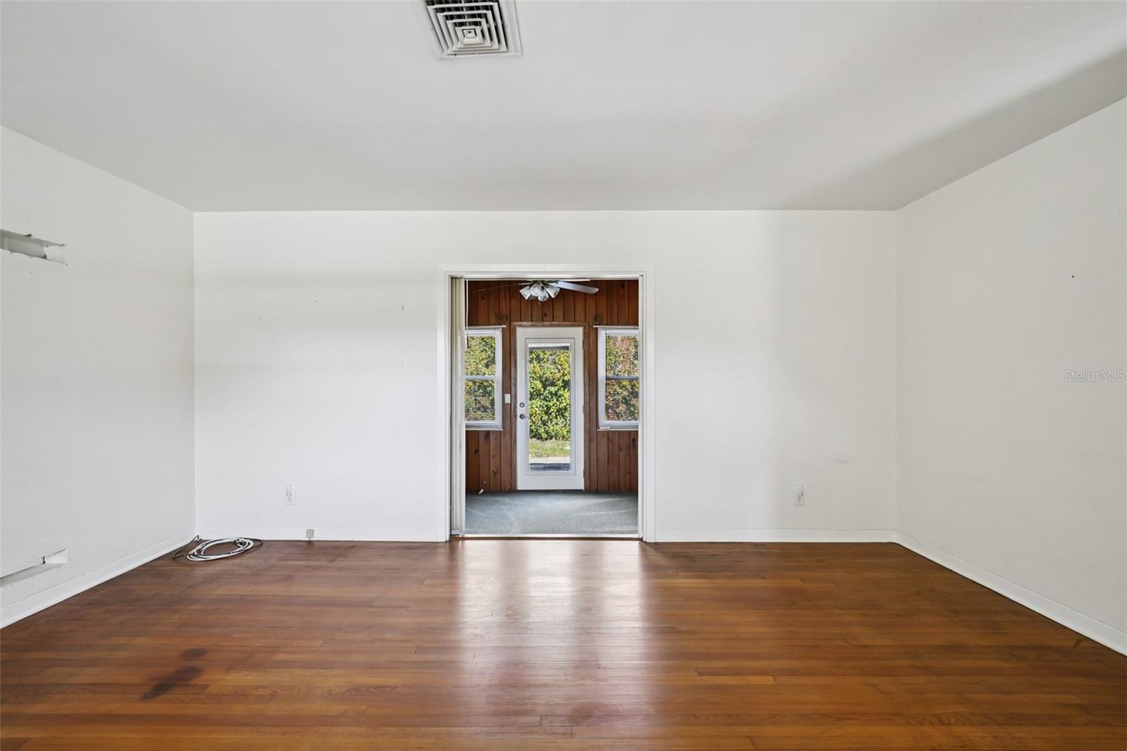 Image 36 of 80 For 6221 Dartmouth Avenue N