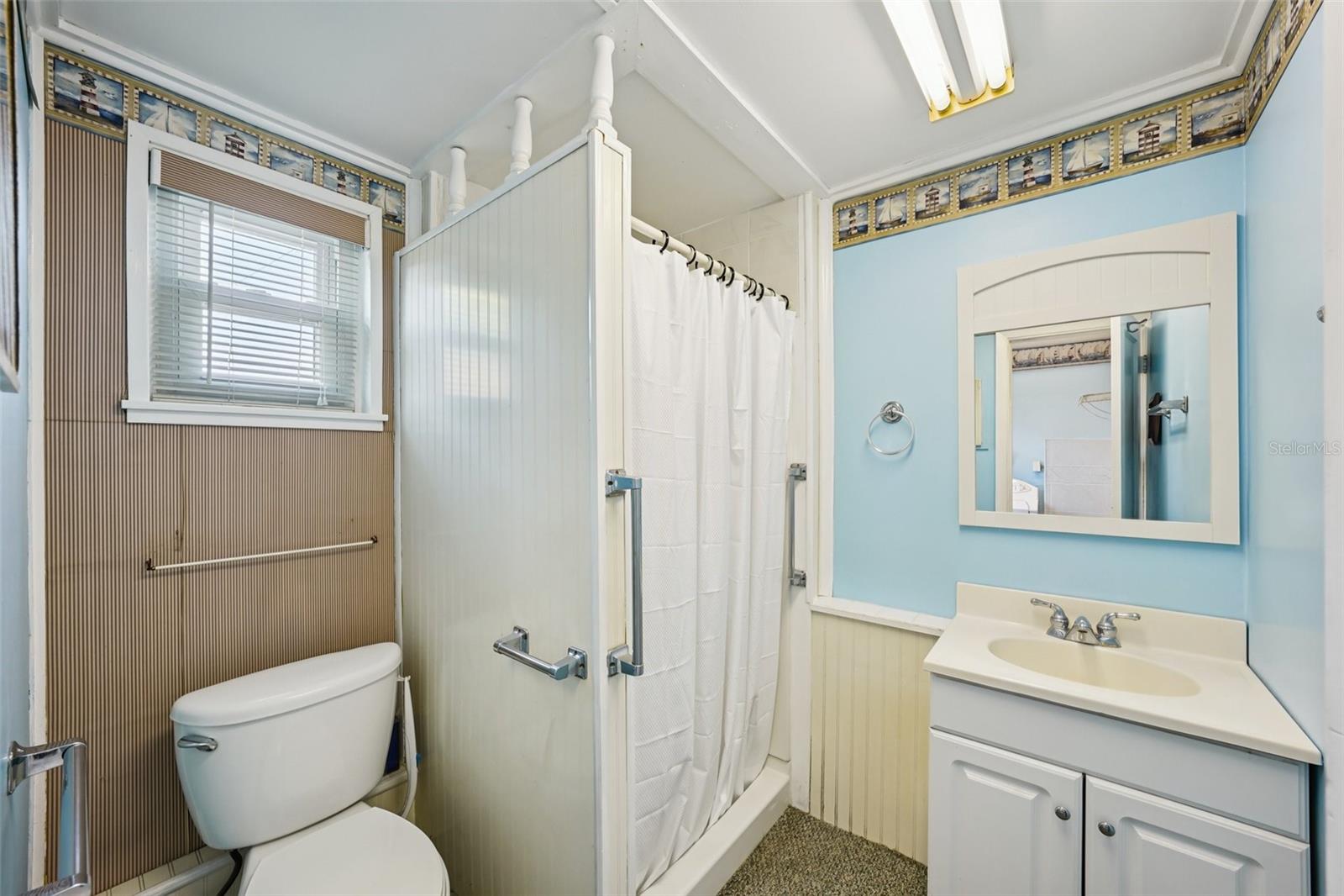 Image 43 of 80 For 6221 Dartmouth Avenue N