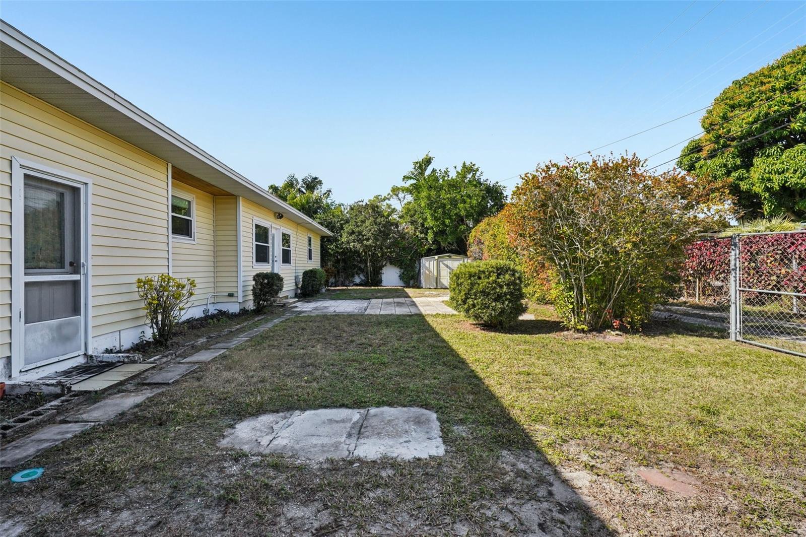 Image 48 of 80 For 6221 Dartmouth Avenue N