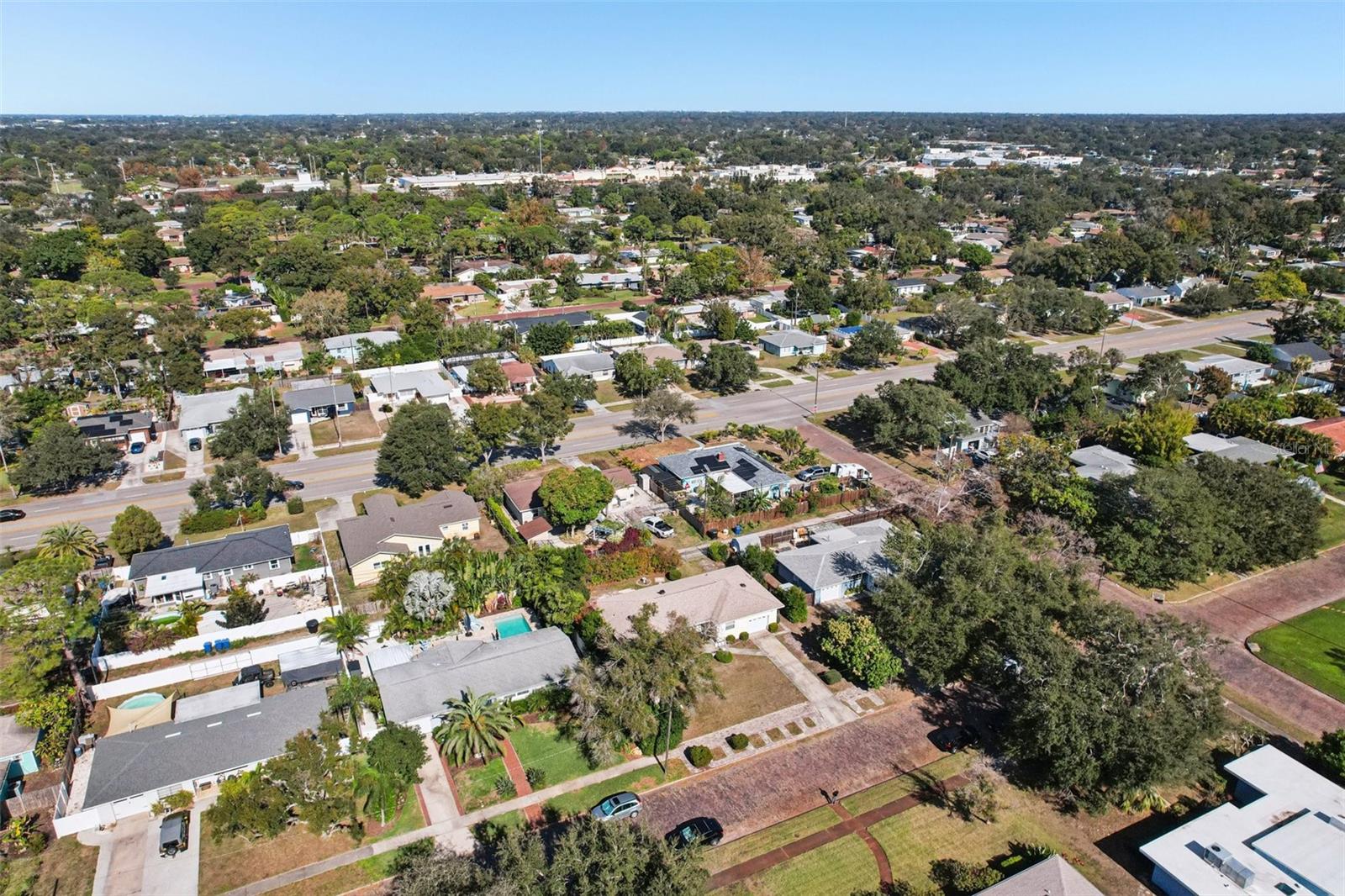 Image 61 of 80 For 6221 Dartmouth Avenue N