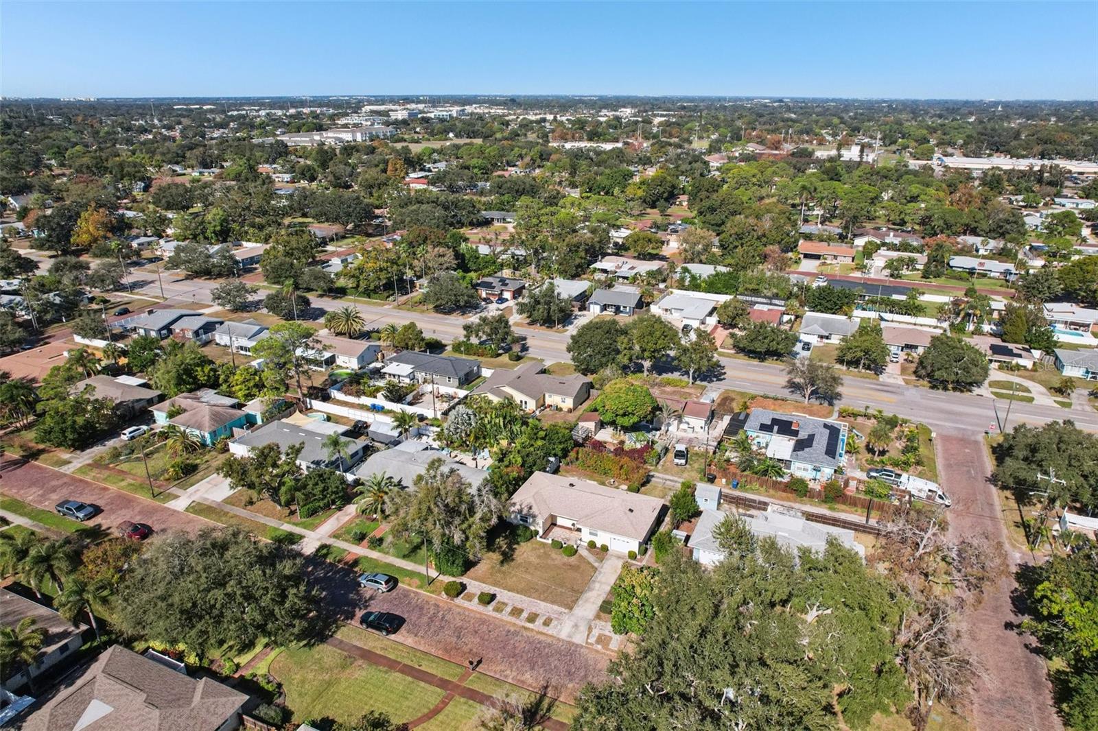 Image 62 of 80 For 6221 Dartmouth Avenue N