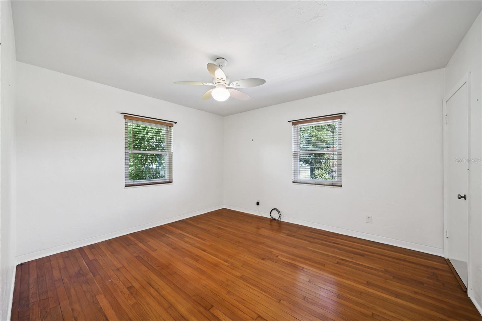 Image 7 of 80 For 6221 Dartmouth Avenue N