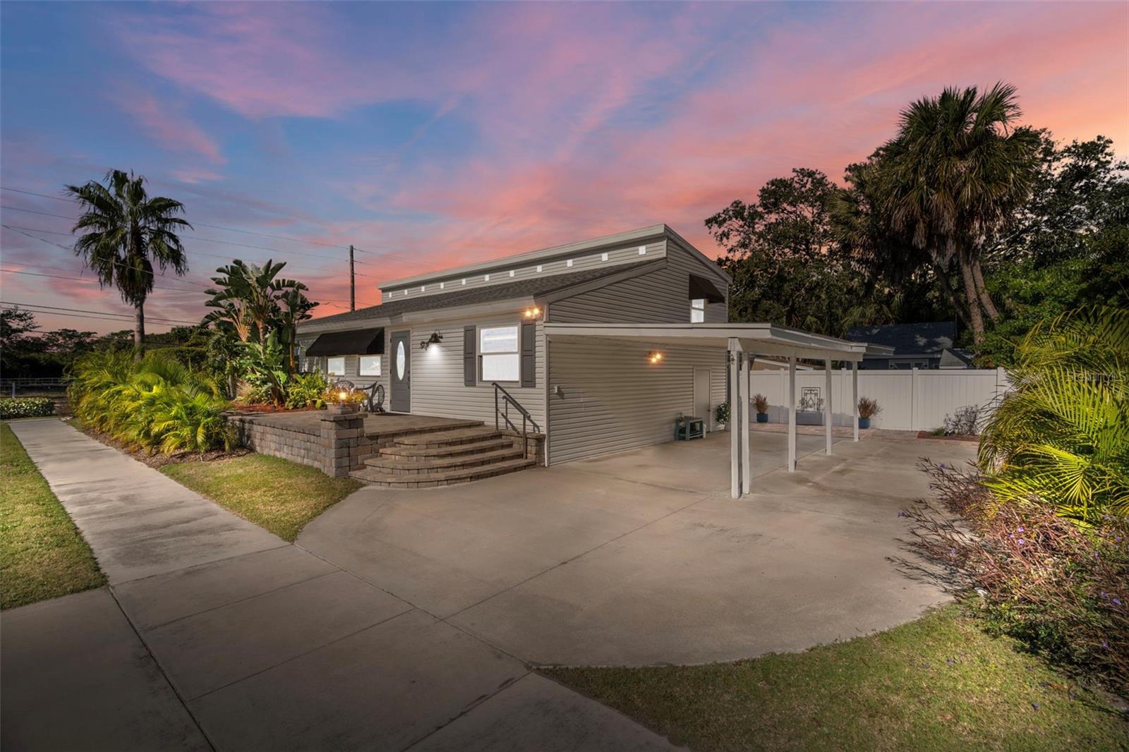 Image 2 of 48 For 5731 28th Avenue S