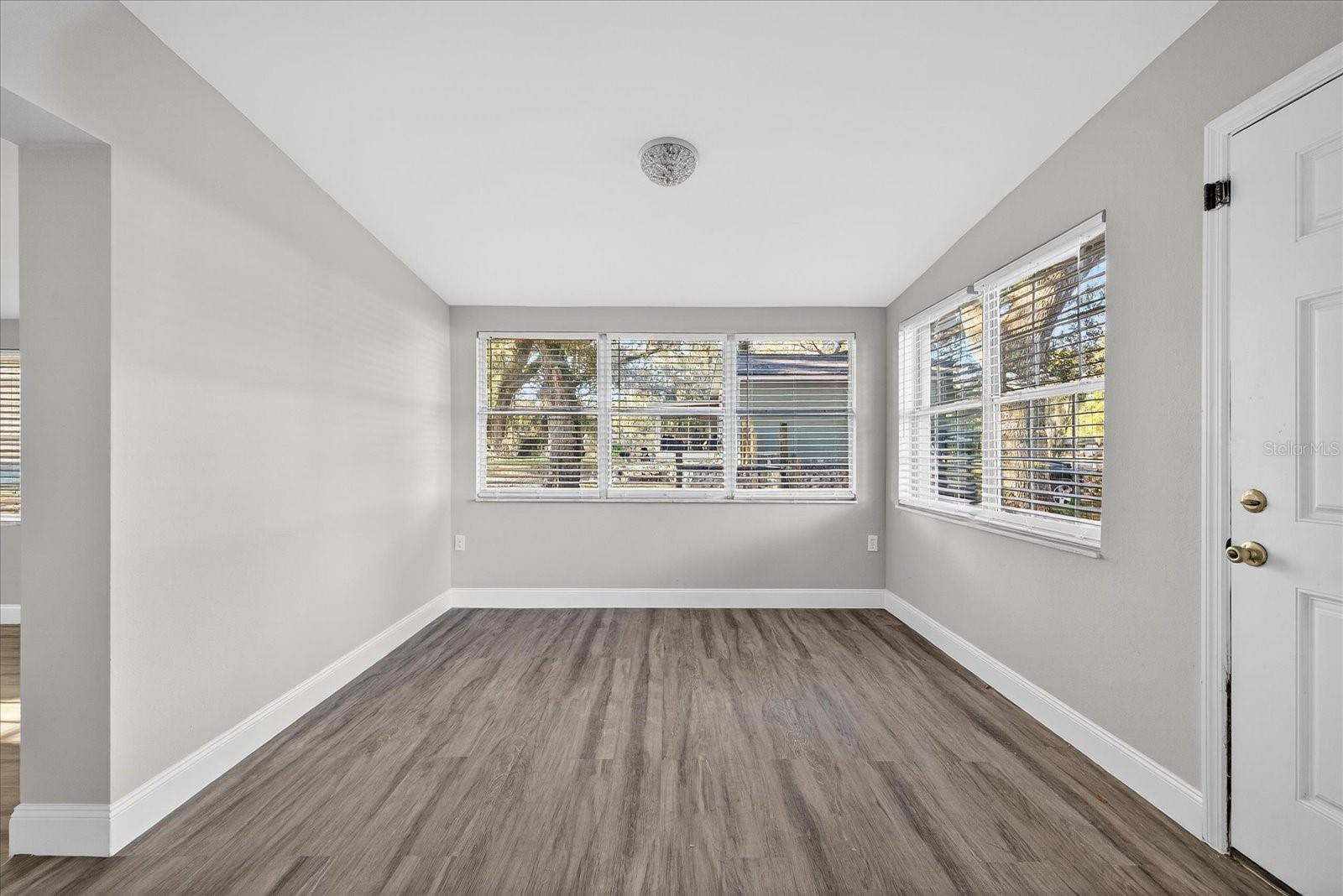 Image 12 of 32 For 34796 Gardenia Way