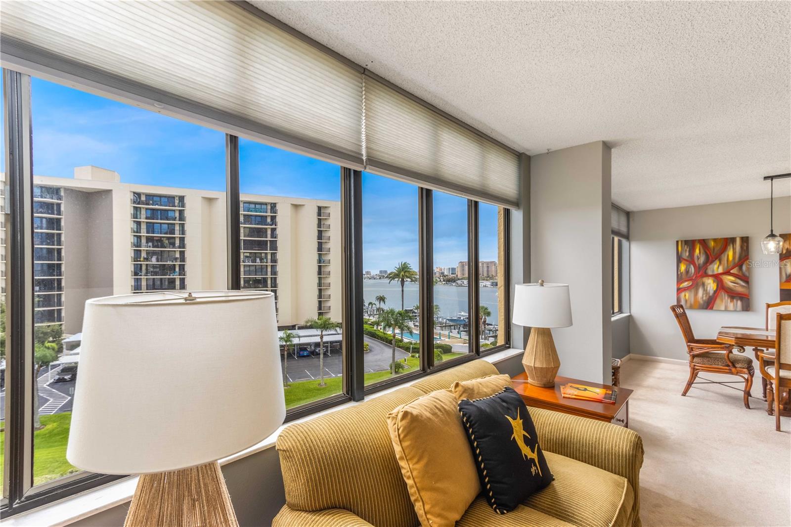 Image 11 of 60 For 700 Island Way 501