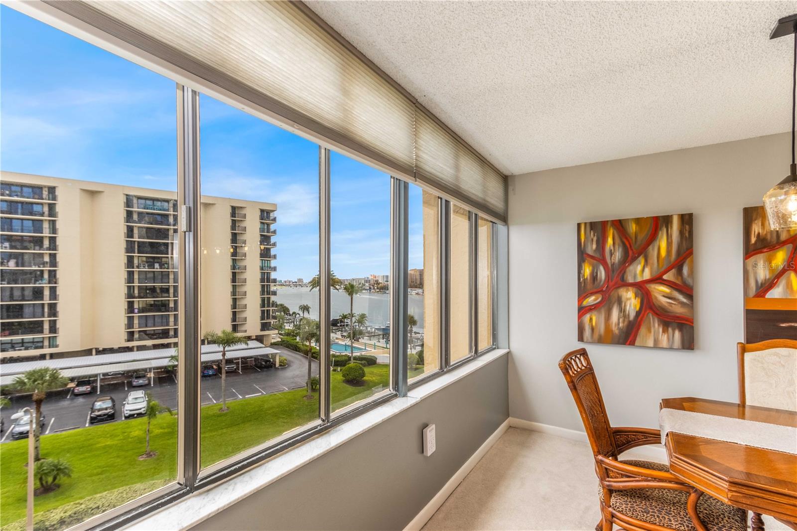 Image 12 of 60 For 700 Island Way 501