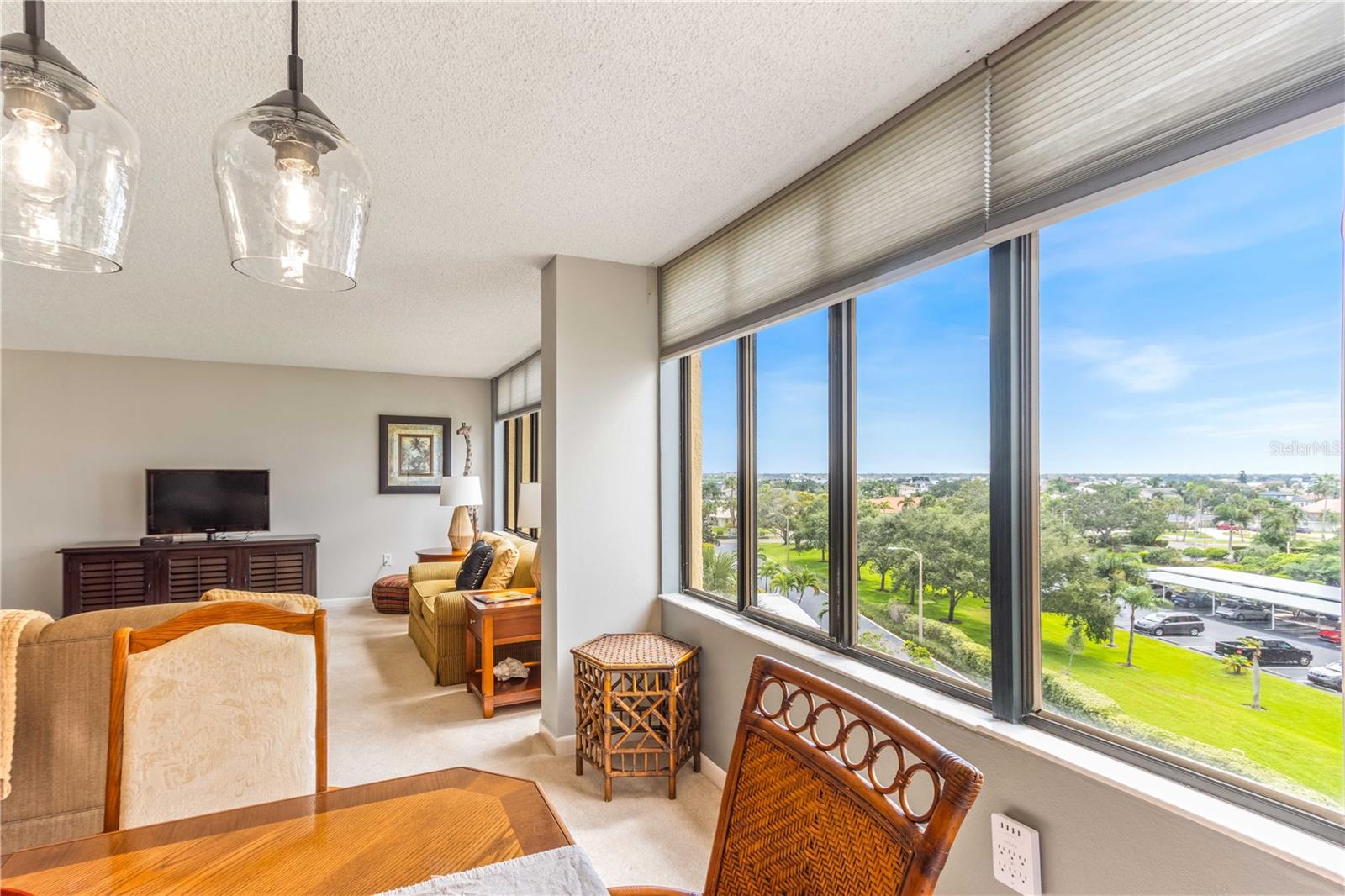 Image 13 of 60 For 700 Island Way 501