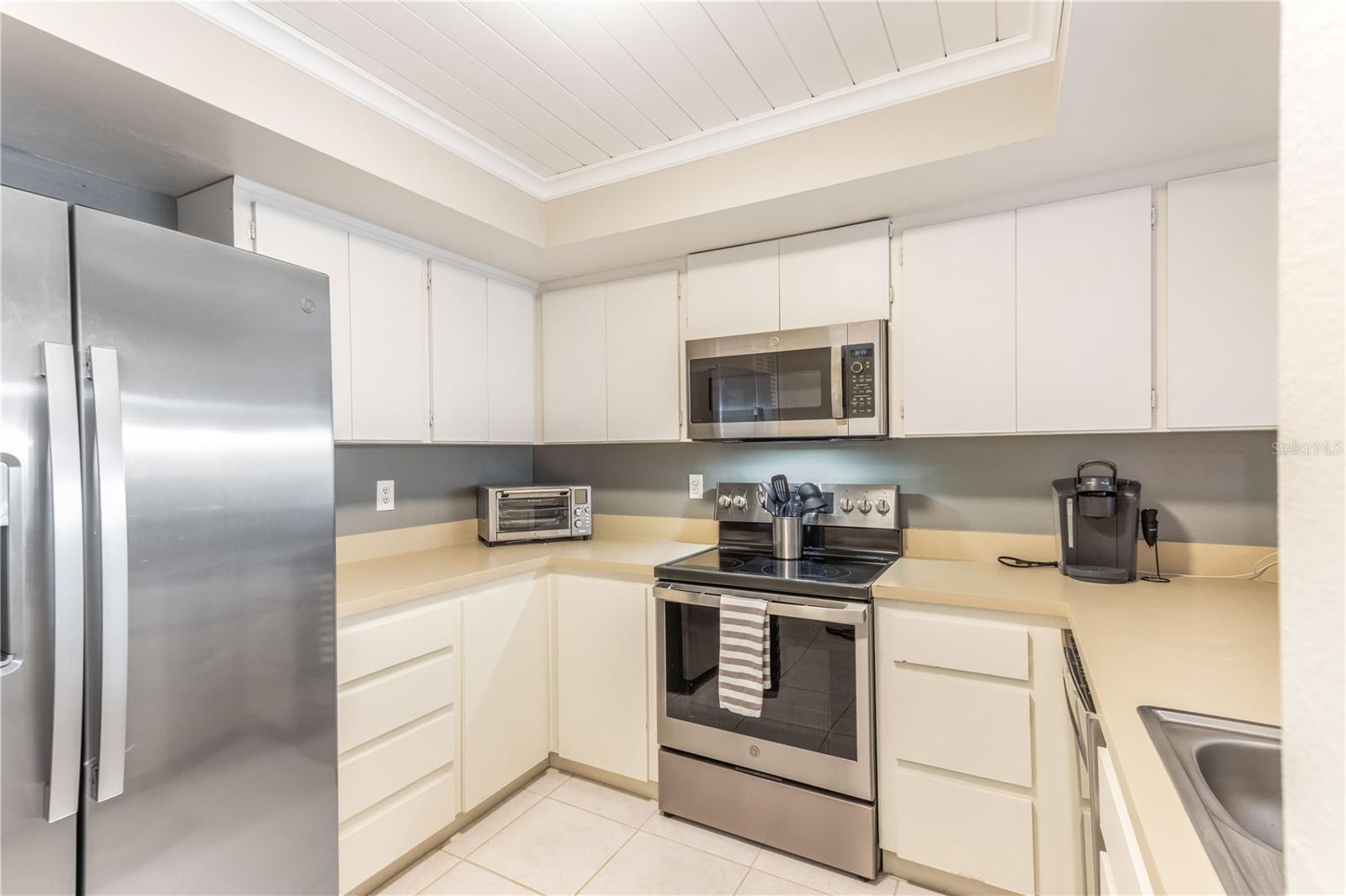 Image 16 of 60 For 700 Island Way 501