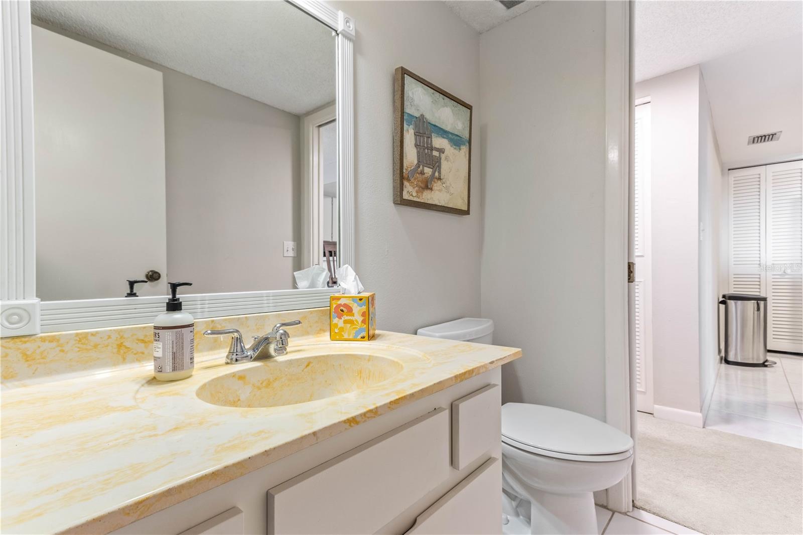 Image 22 of 60 For 700 Island Way 501