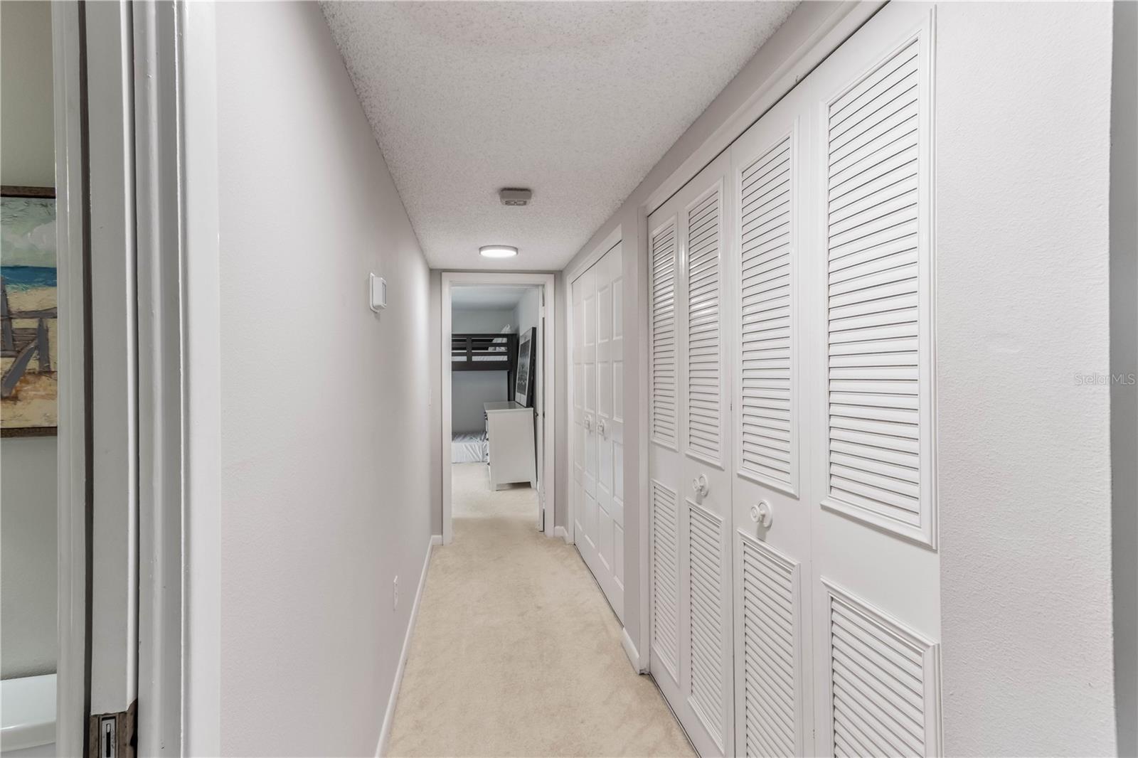 Image 23 of 60 For 700 Island Way 501