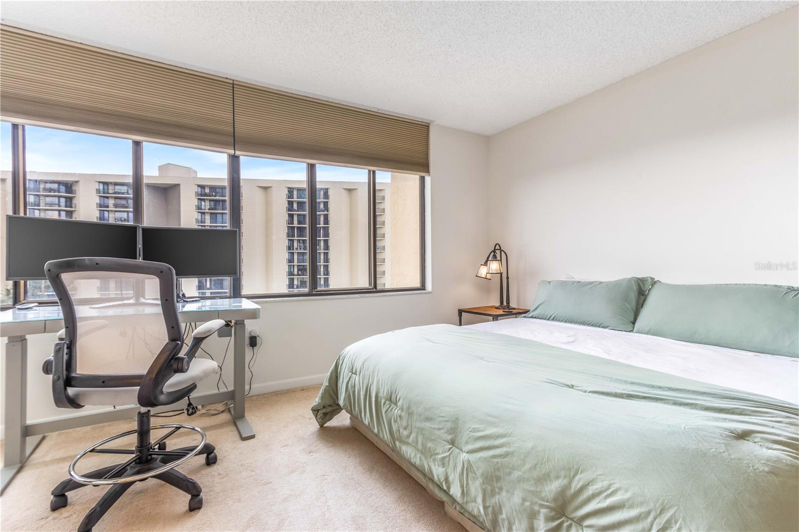 Image 26 of 60 For 700 Island Way 501