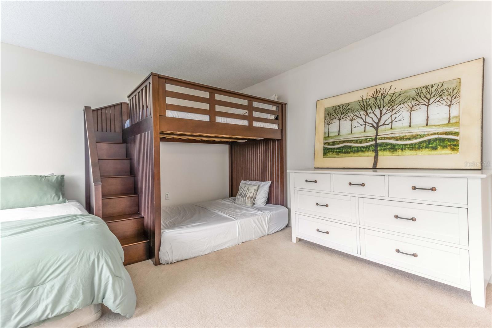 Image 27 of 60 For 700 Island Way 501