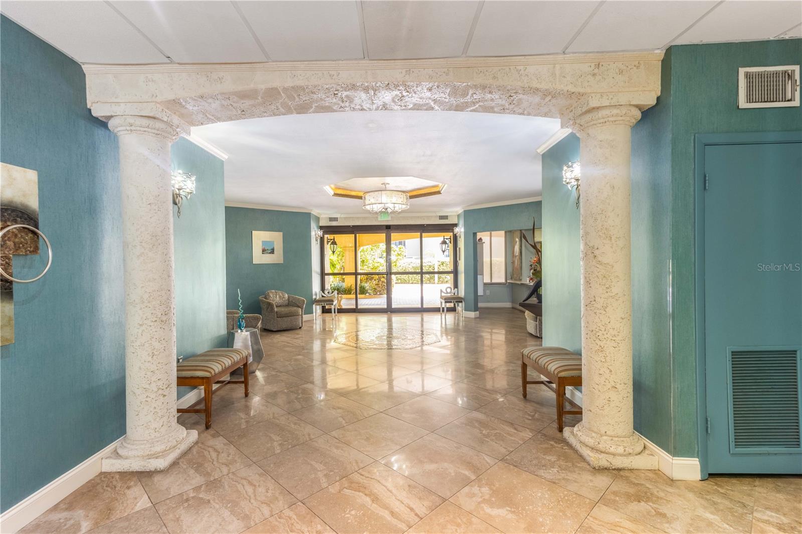 Image 40 of 60 For 700 Island Way 501