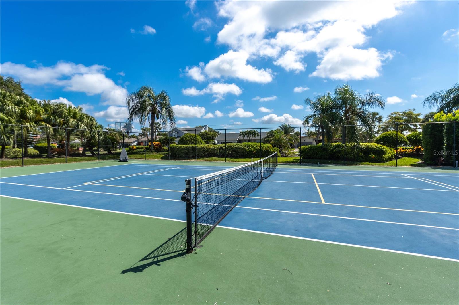 Image 42 of 60 For 700 Island Way 501