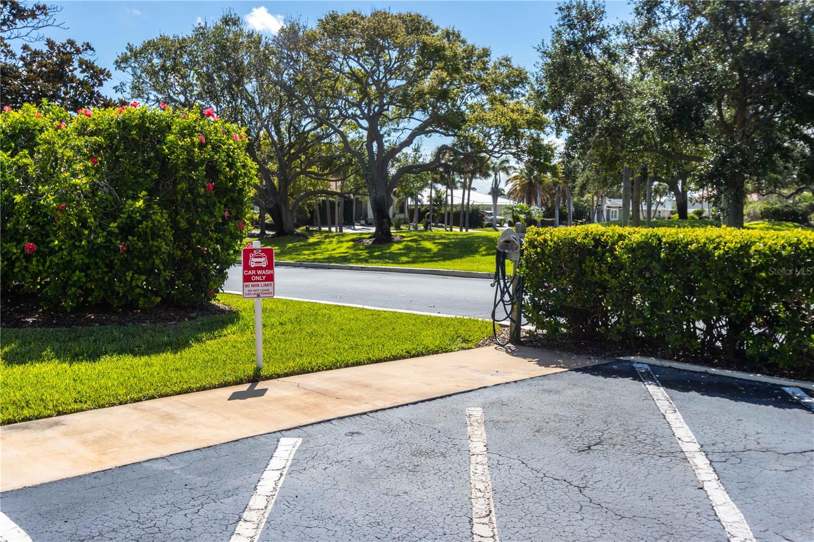 Image 44 of 60 For 700 Island Way 501