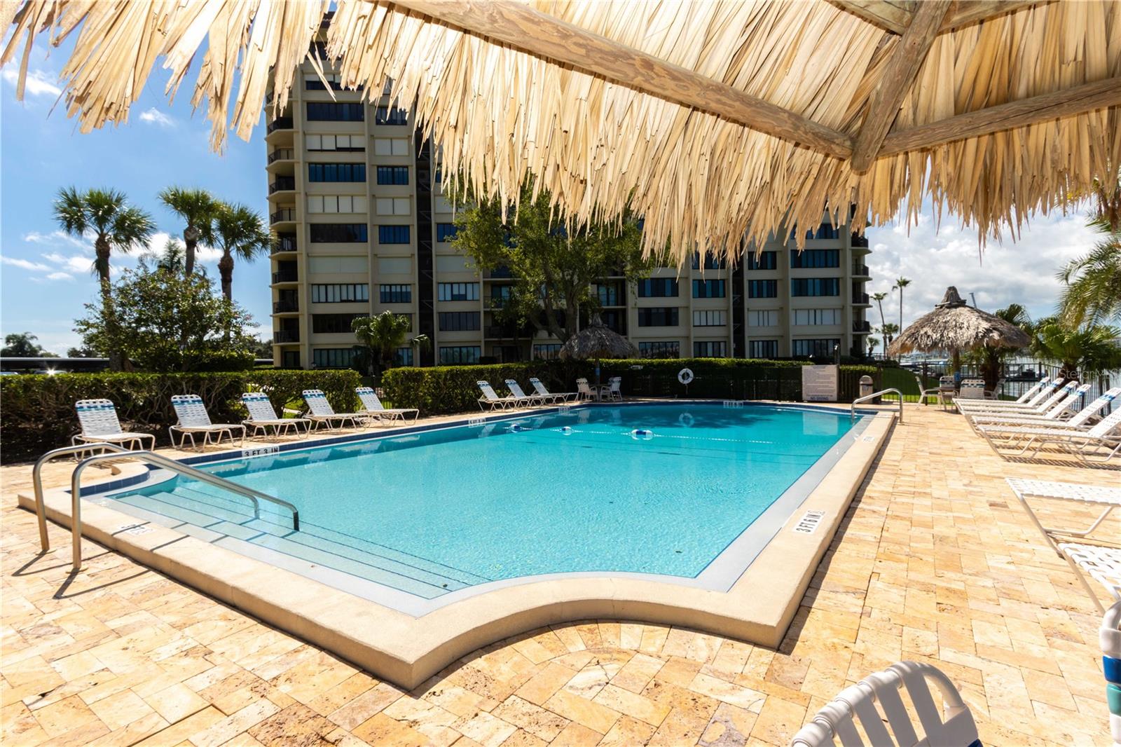 Image 52 of 60 For 700 Island Way 501