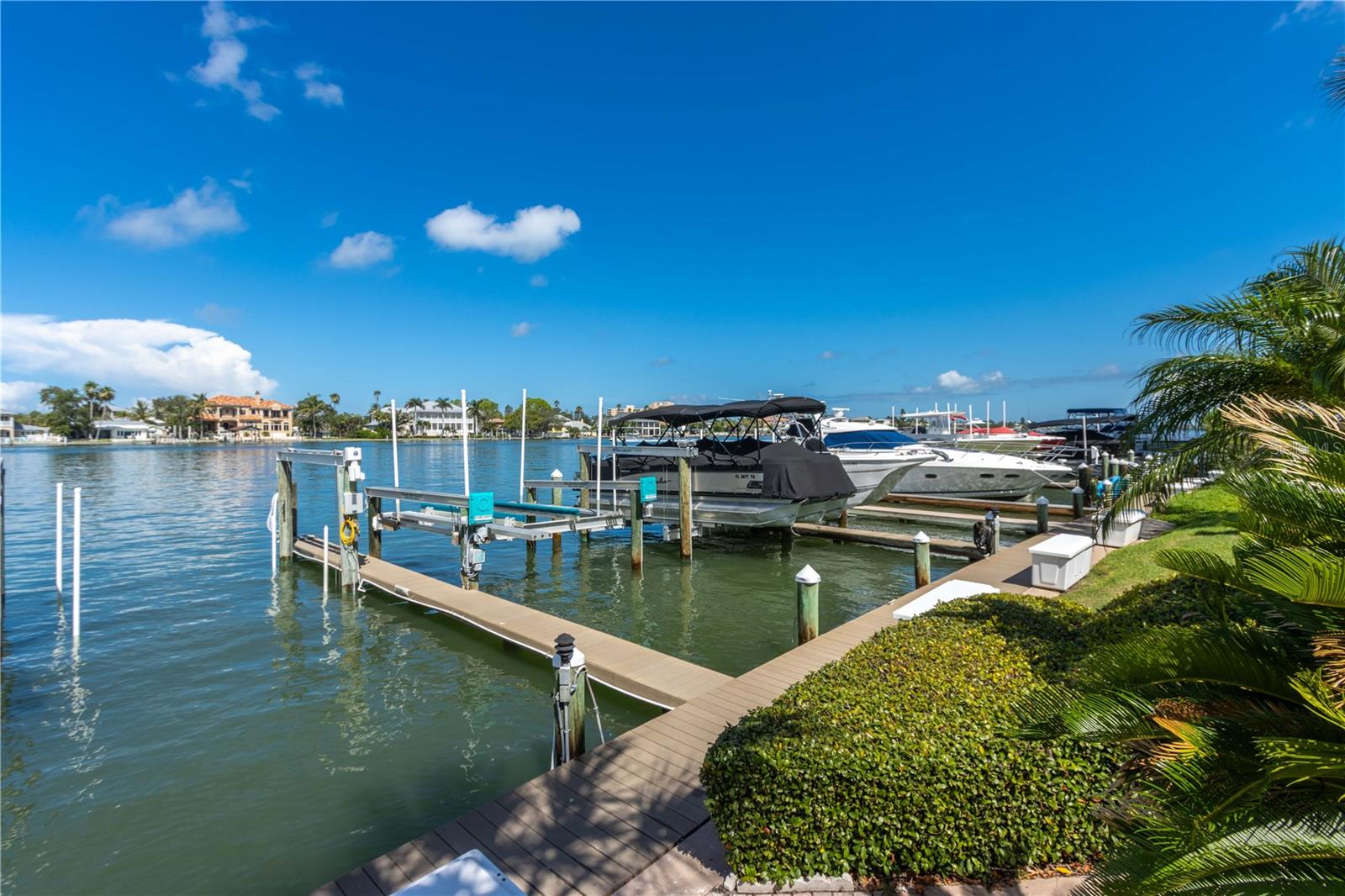 Image 54 of 60 For 700 Island Way 501