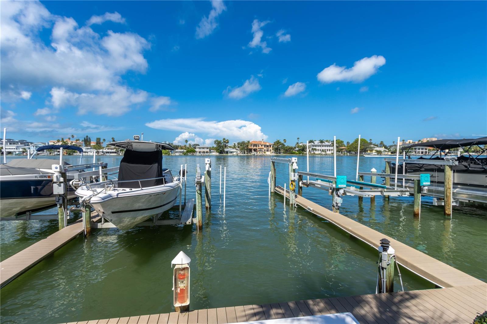 Image 55 of 60 For 700 Island Way 501