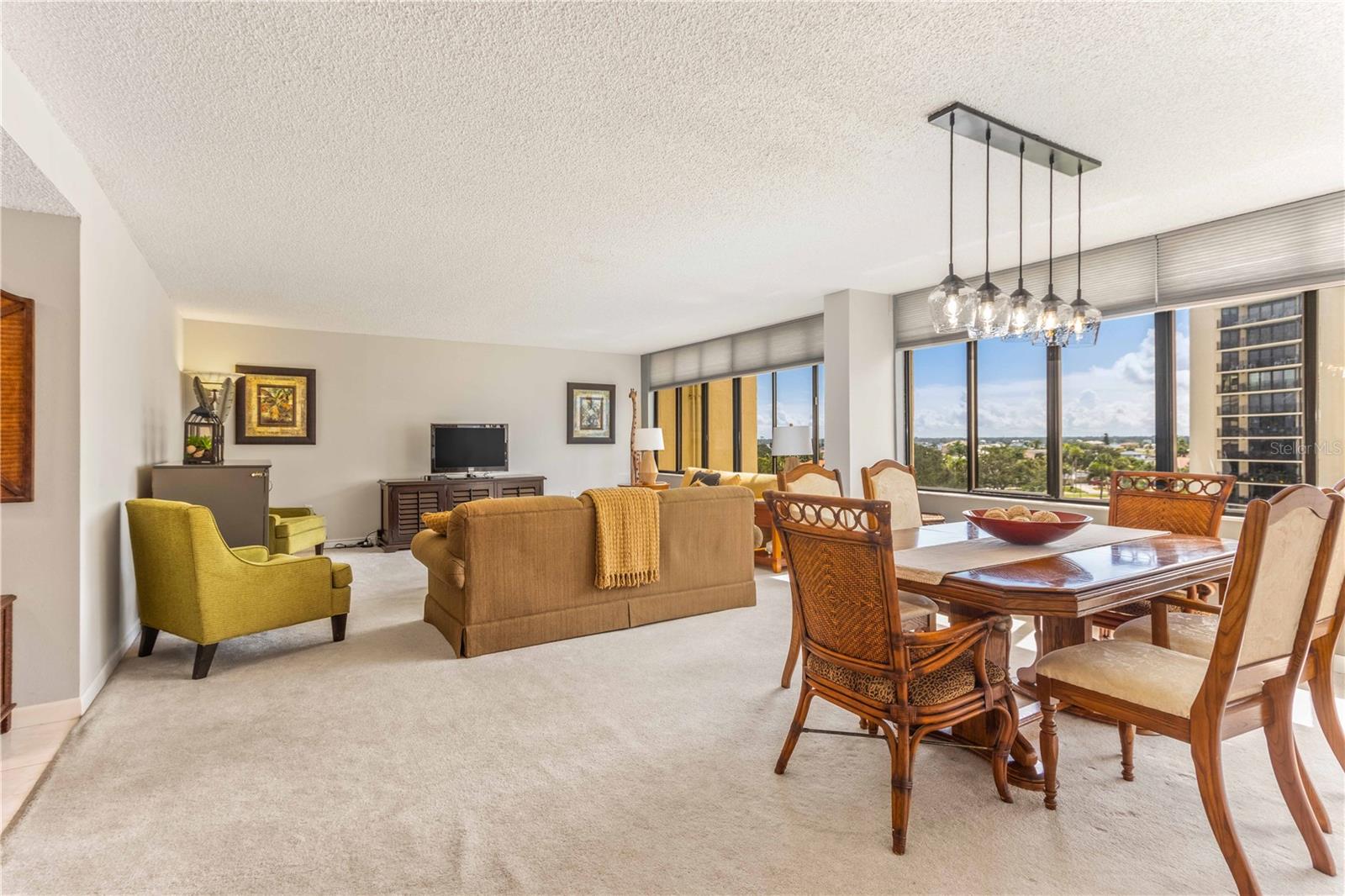 Image 9 of 60 For 700 Island Way 501