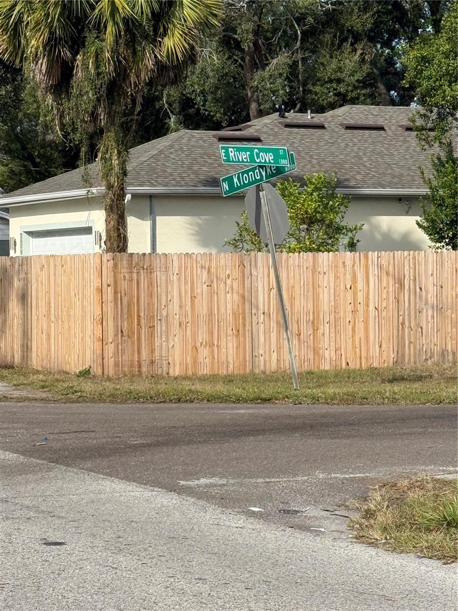 Image 20 of 21 For 1311 River Cove Street