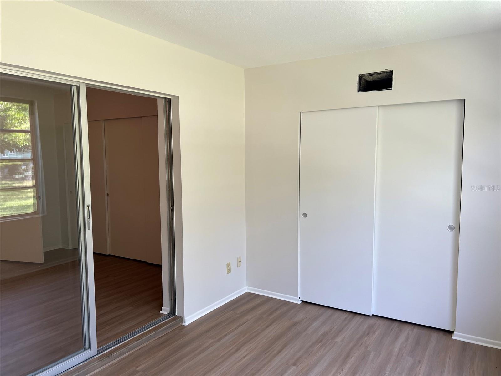 Image 11 of 36 For 2042 Australia Way W 22