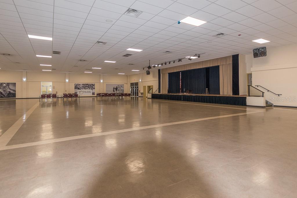 Image 27 of 36 For 2042 Australia Way W 22