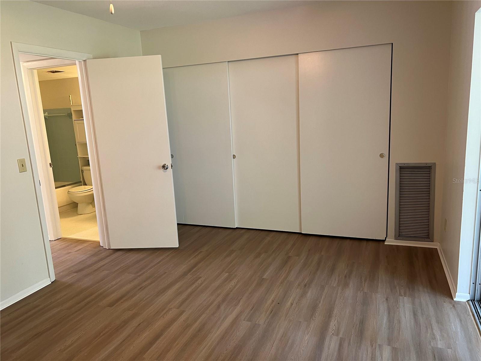 Image 8 of 36 For 2042 Australia Way W 22