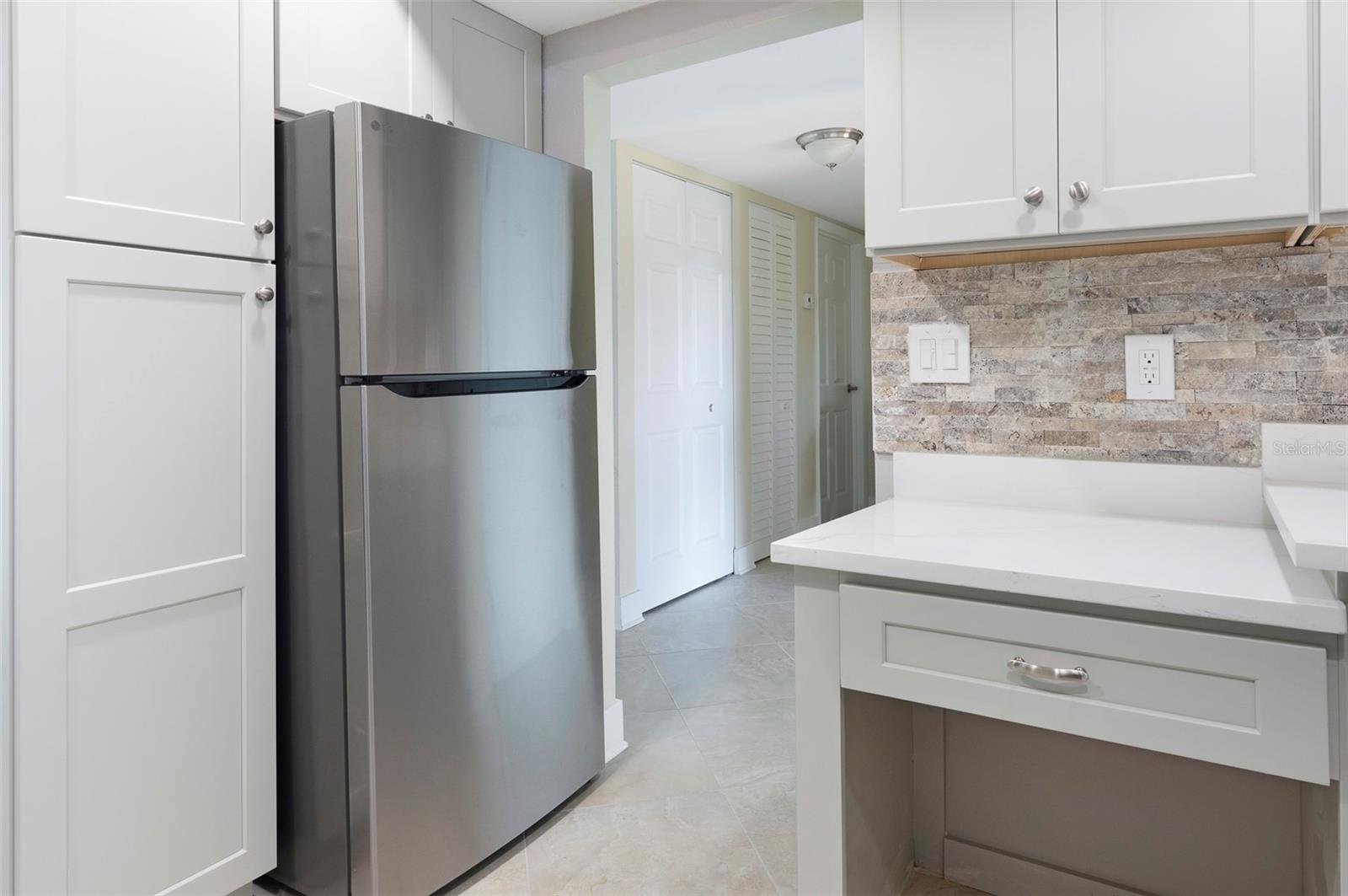 Image 18 of 47 For 868 Bayway Boulevard 108