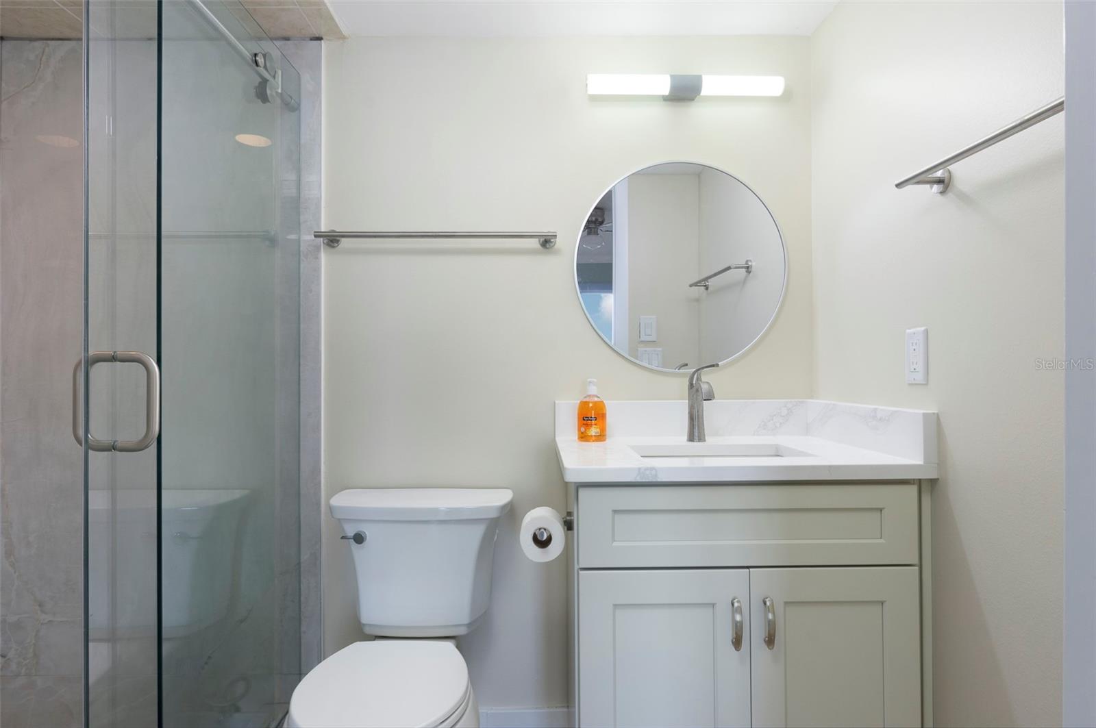 Image 25 of 47 For 868 Bayway Boulevard 108